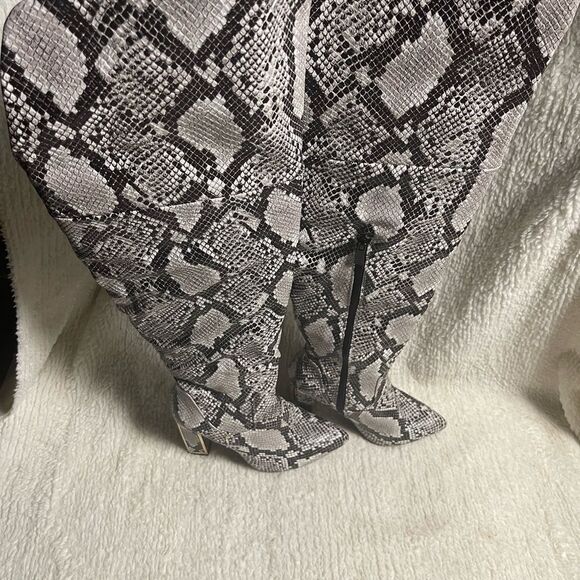 Bamboo synthetic Snakeskin Print beige & gray thigh high block Heels boots SZ8 - Picture 2 of 13